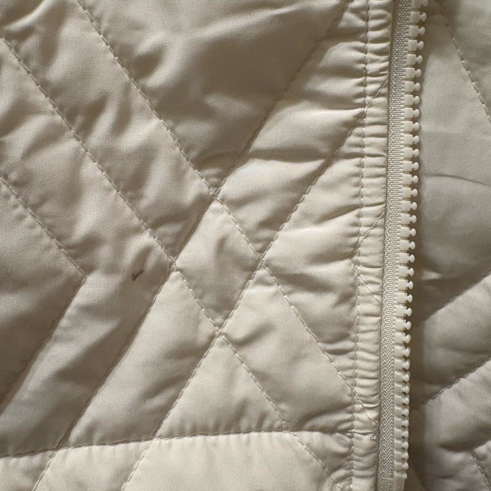 Quilted White Jacket - Picture 10 of 10